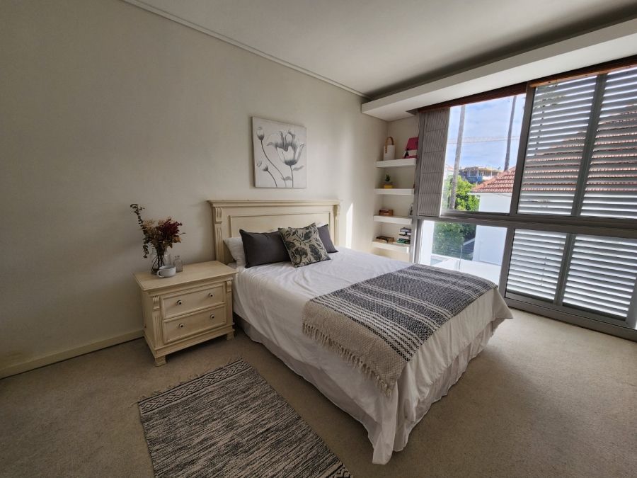 To Let 3 Bedroom Property for Rent in Green Point Western Cape